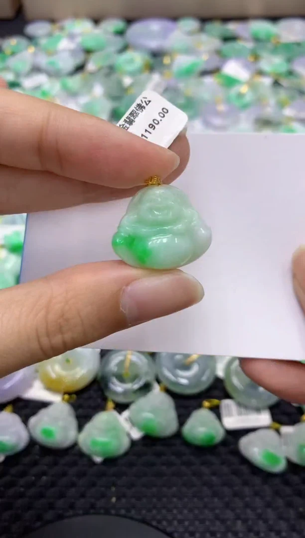 颈饰18K金镶嵌翡翠天然缅甸翡翠A货