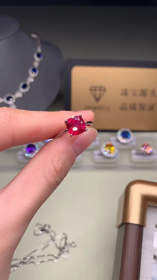 银S925镶嵌戒指红宝石........