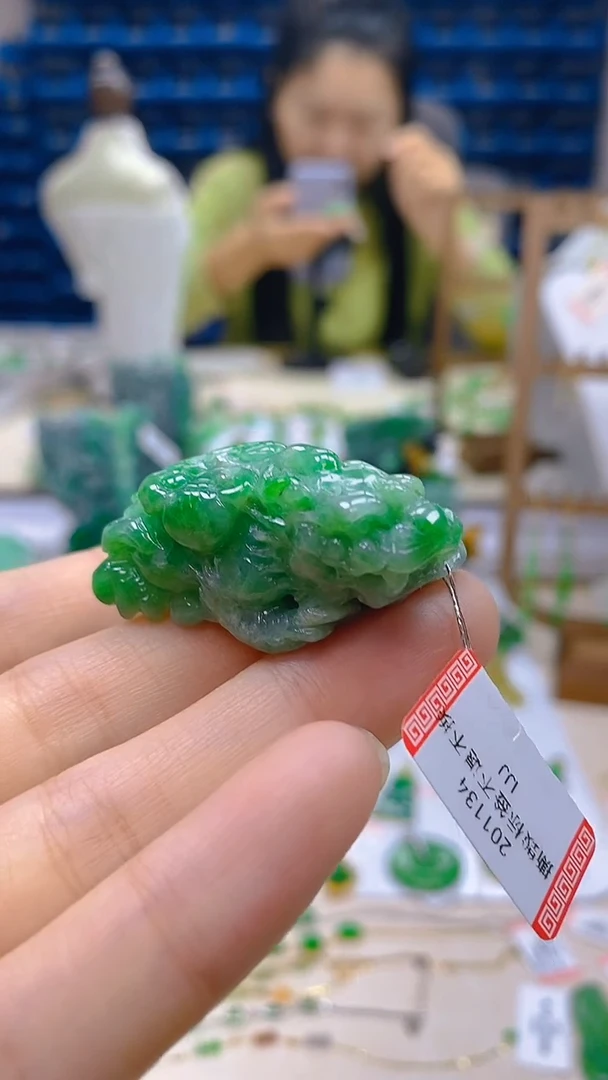 颈饰未镶嵌翡翠新号开播 全场乱卖