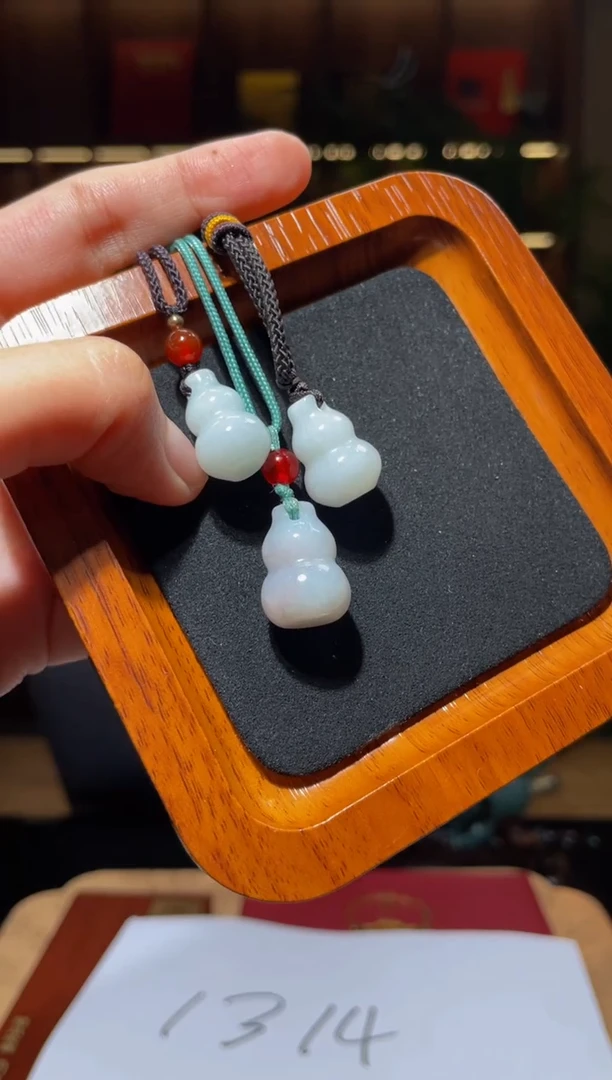 翡翠未镶嵌吊坠(不含链)GS0623039（多样性发其一）