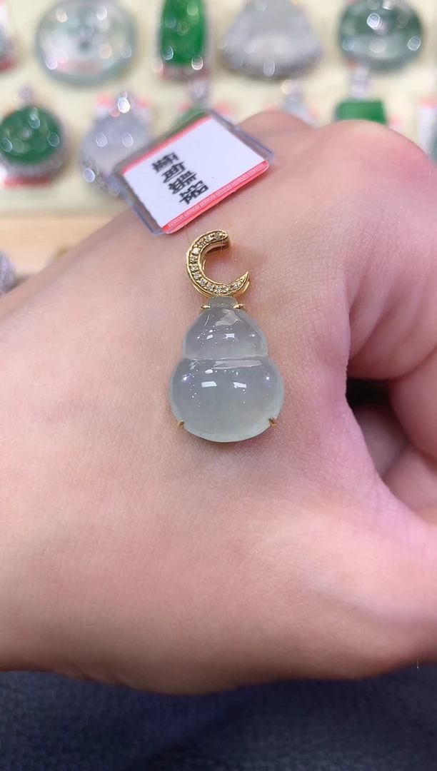 翡翠18K金镶嵌吊坠(不含链)夏日珠宝A11
