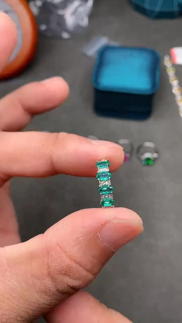 【闪购商品】祖母绿戒指银S925镶嵌······