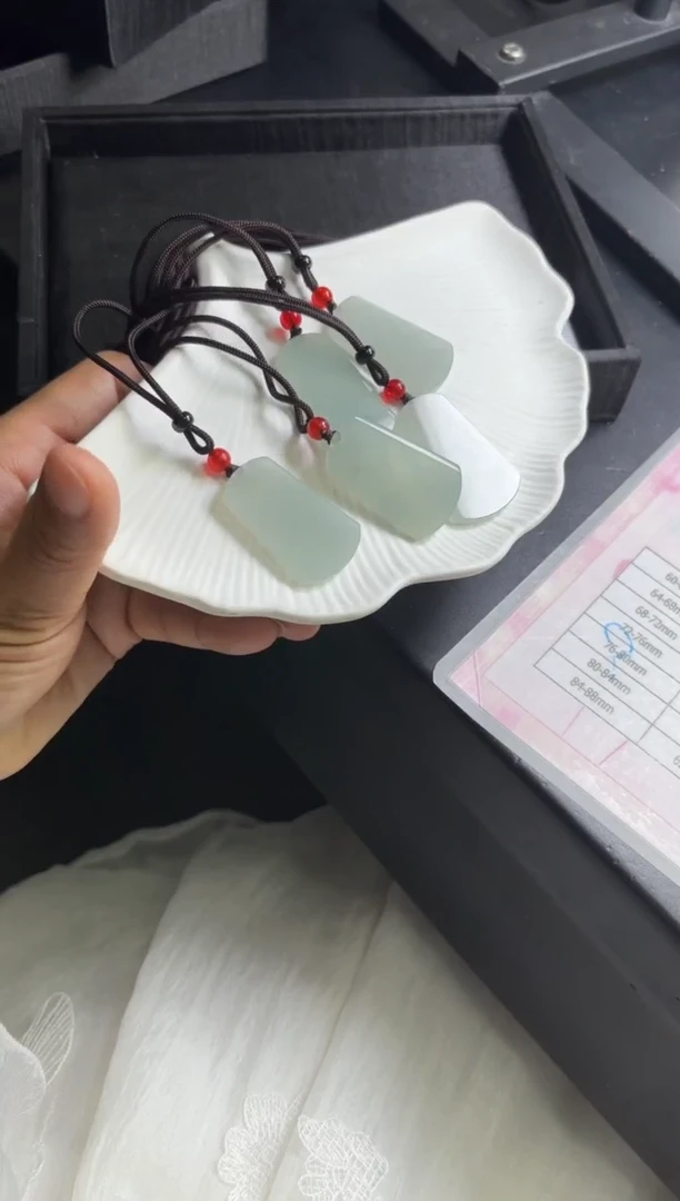 未镶嵌挂件翡翠多样性发一件R703122