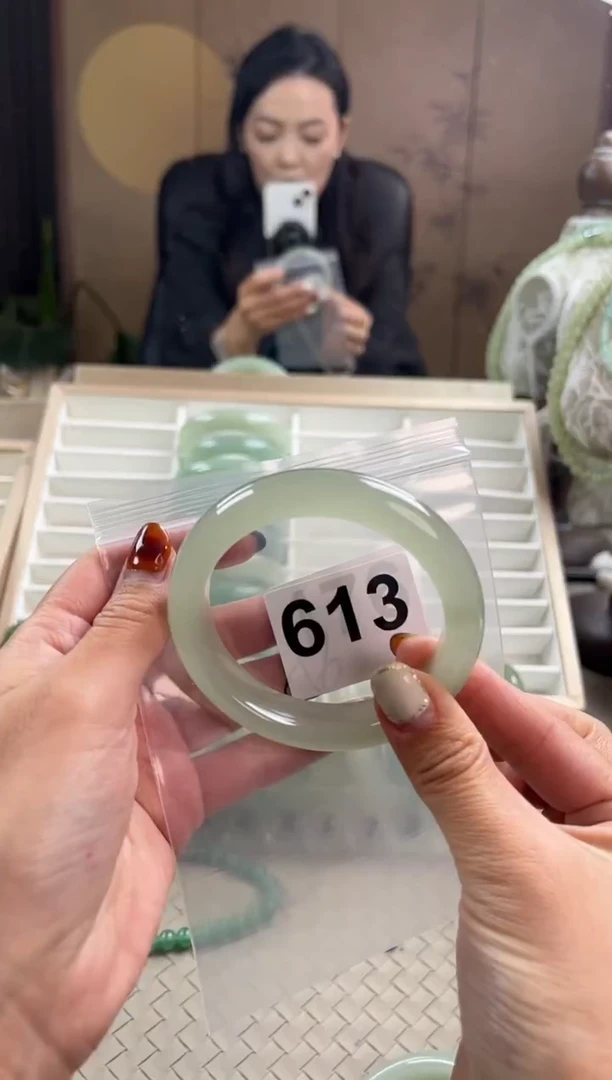 未镶嵌手镯石英质玉今****h613