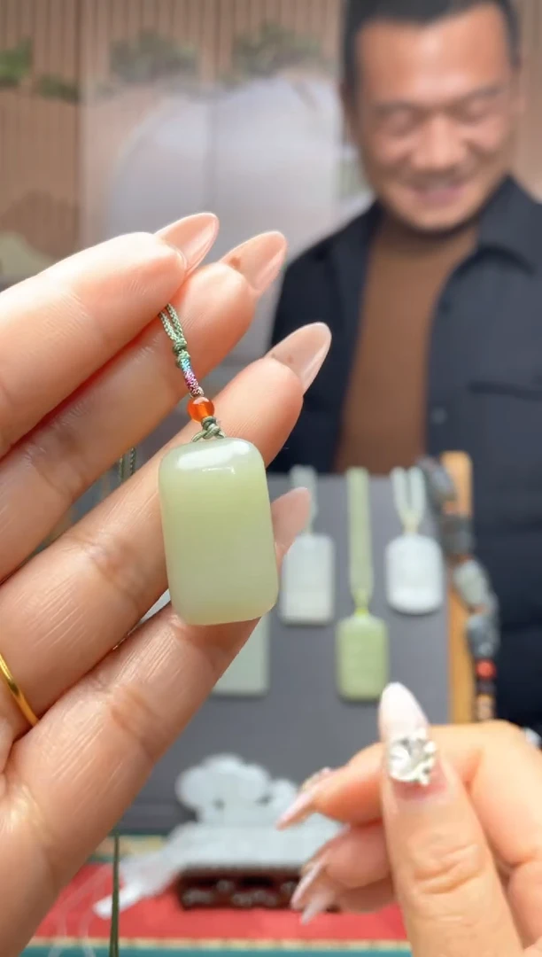 【闪购商品】和田玉颈饰未镶嵌一