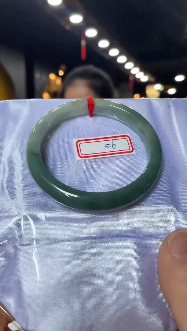 未镶嵌手镯翡翠44,56-57