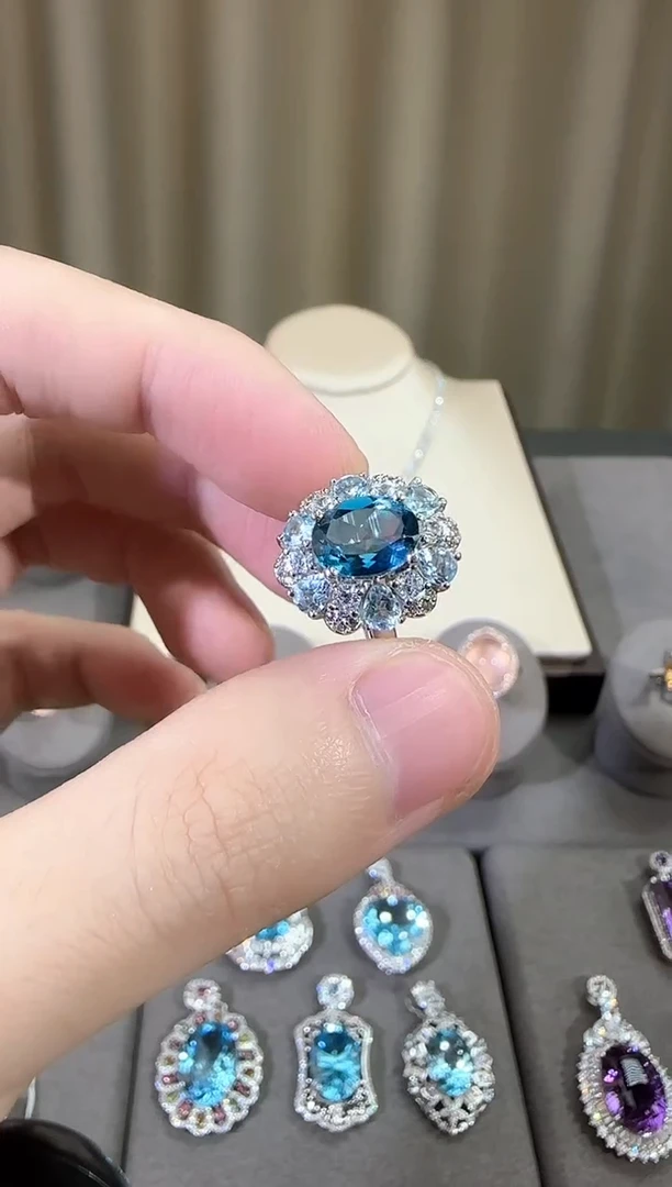 银S925镶嵌戒指托帕石9*7mm伦敦蓝戒指设计款