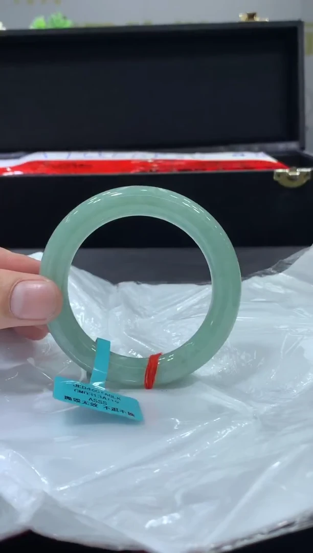 未镶嵌手镯翡翠翡翠手镯