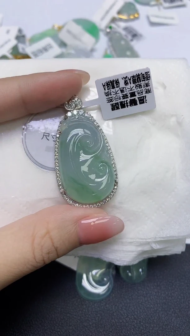 颈饰未镶嵌翡翠天然缅甸翡翠A货多样性发一件