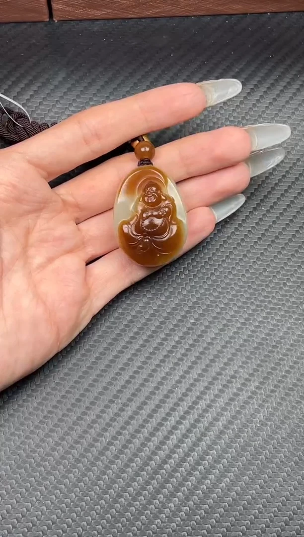 吊坠(赠链)未镶嵌和田玉若羌微色差吊坠