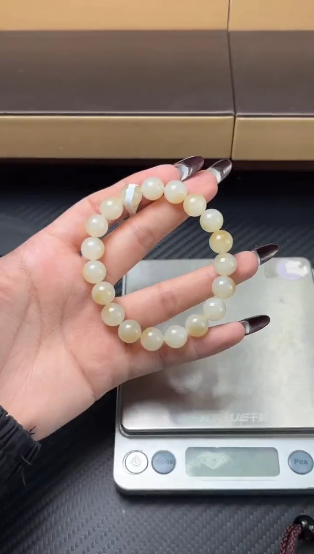 未镶嵌手串和田玉且末金山微色差卡10mj