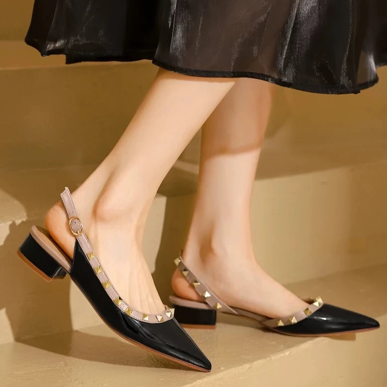 《优雅茂youyamao》2025年春夏新款经典铆钉侧空尖头单鞋百搭女鞋