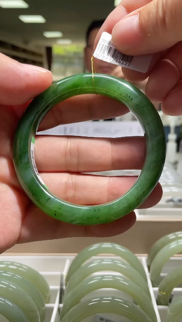 未镶嵌手镯和田玉59-61圈口 8221