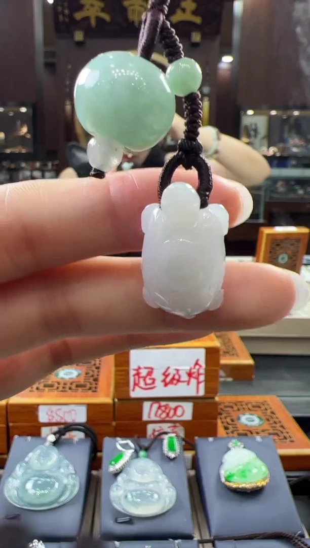 翡翠挂件未镶嵌包挂