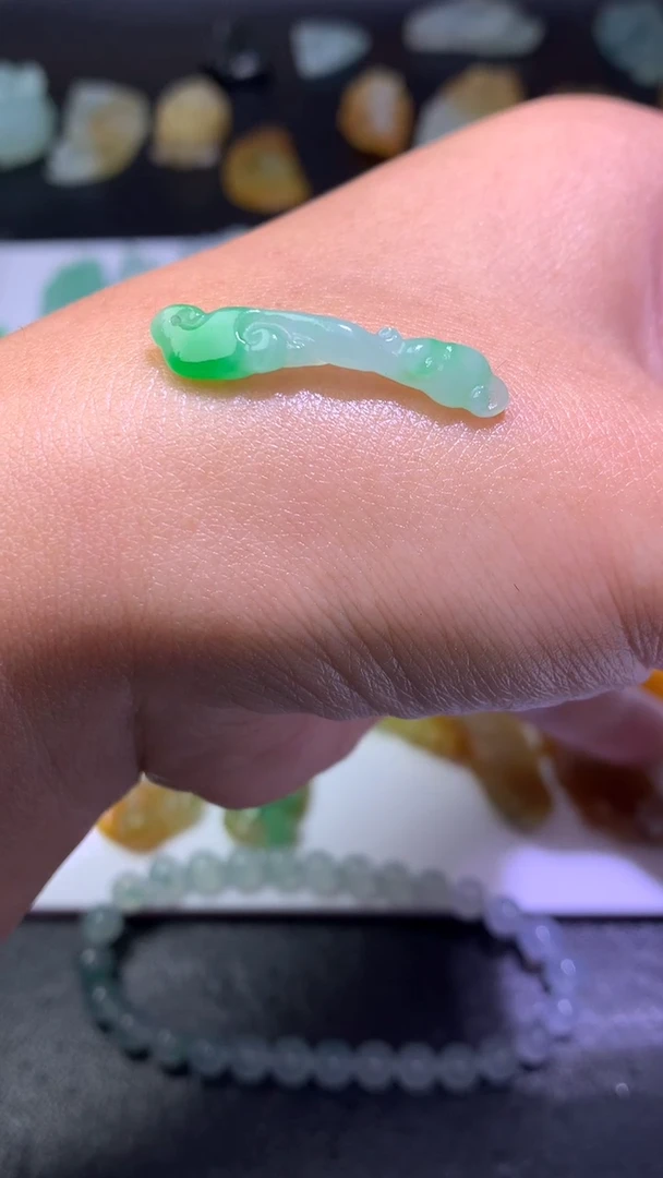 未镶嵌定制翡翠毛货