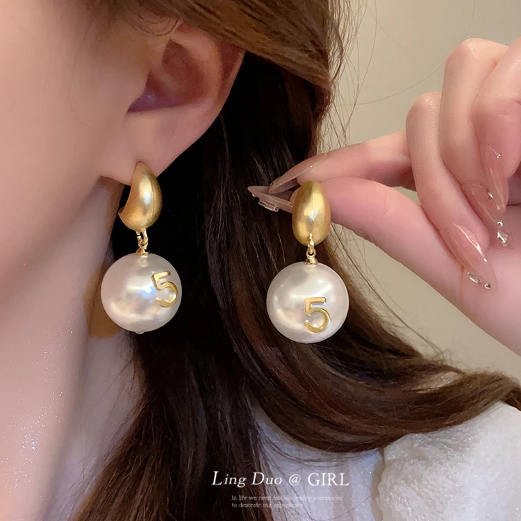 合金耳饰 气质法式轻奢圆珠数字耳环复古百搭小众优雅设计感耳饰