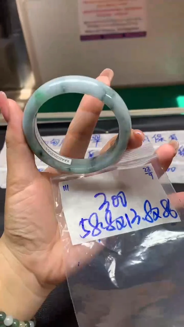 未镶嵌定制翡翠111毛货需精细抛光手镯拍一发一