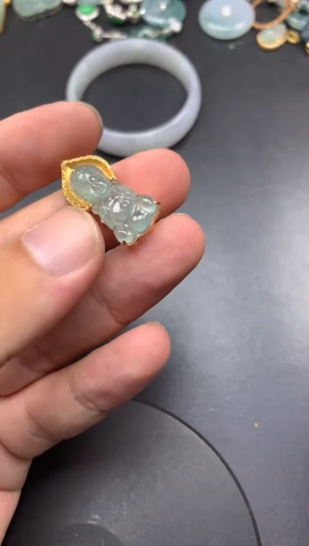 颈饰18K金镶嵌翡翠自营商品不退不换