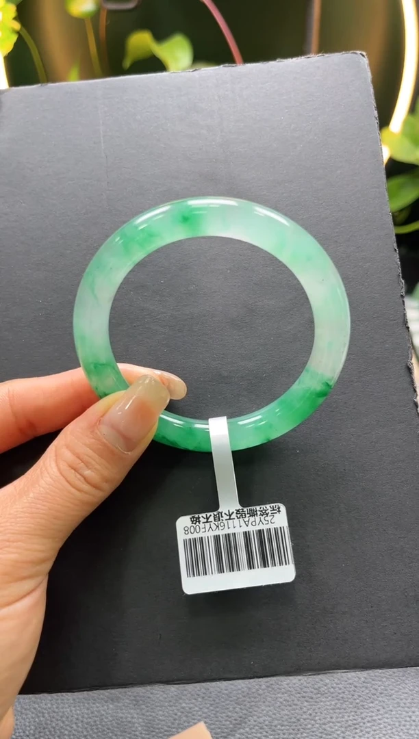 【闪购商品】石英质玉手镯未镶嵌+艳艳54.5