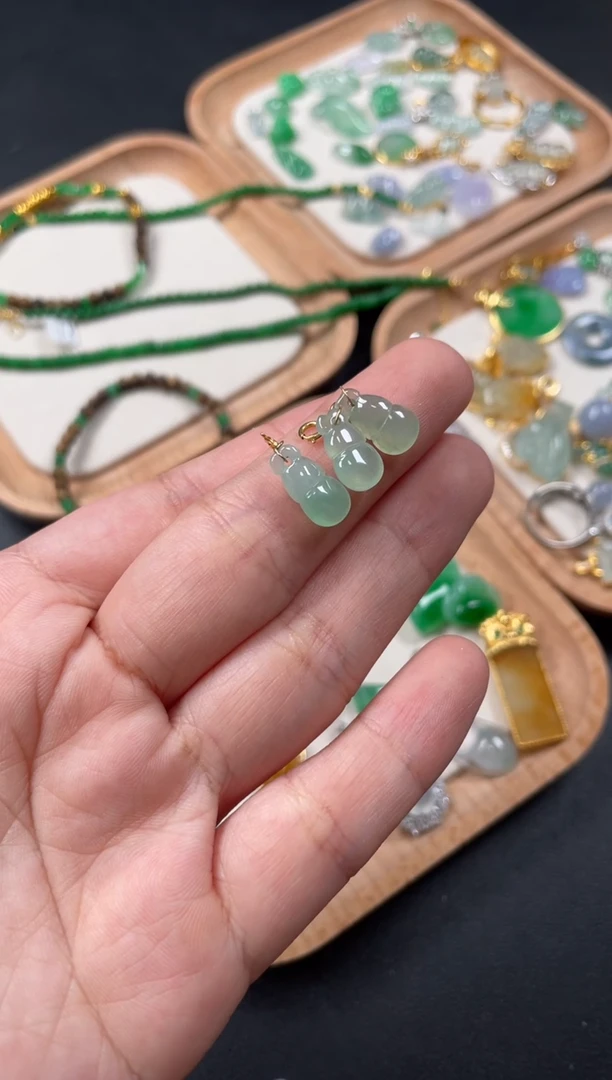 翡翠18K金镶嵌吊坠(不含链)多样性  发货一个    P352
