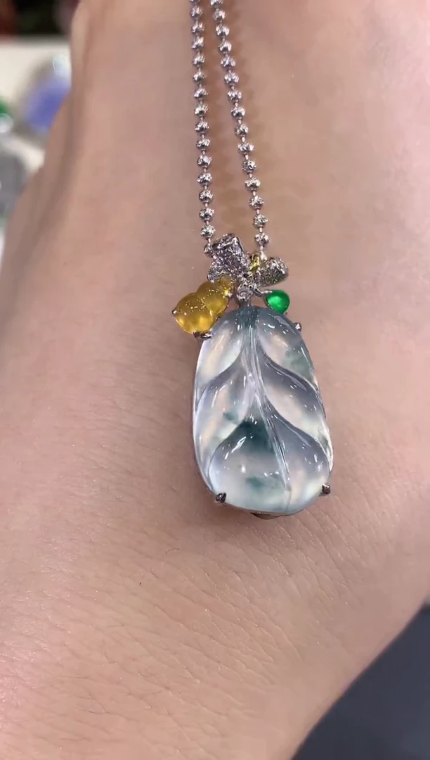 吊坠(不含链)18K金镶嵌翡翠C52