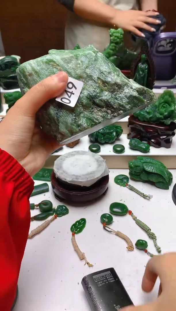 未镶嵌和田玉（碧玉）摆件1