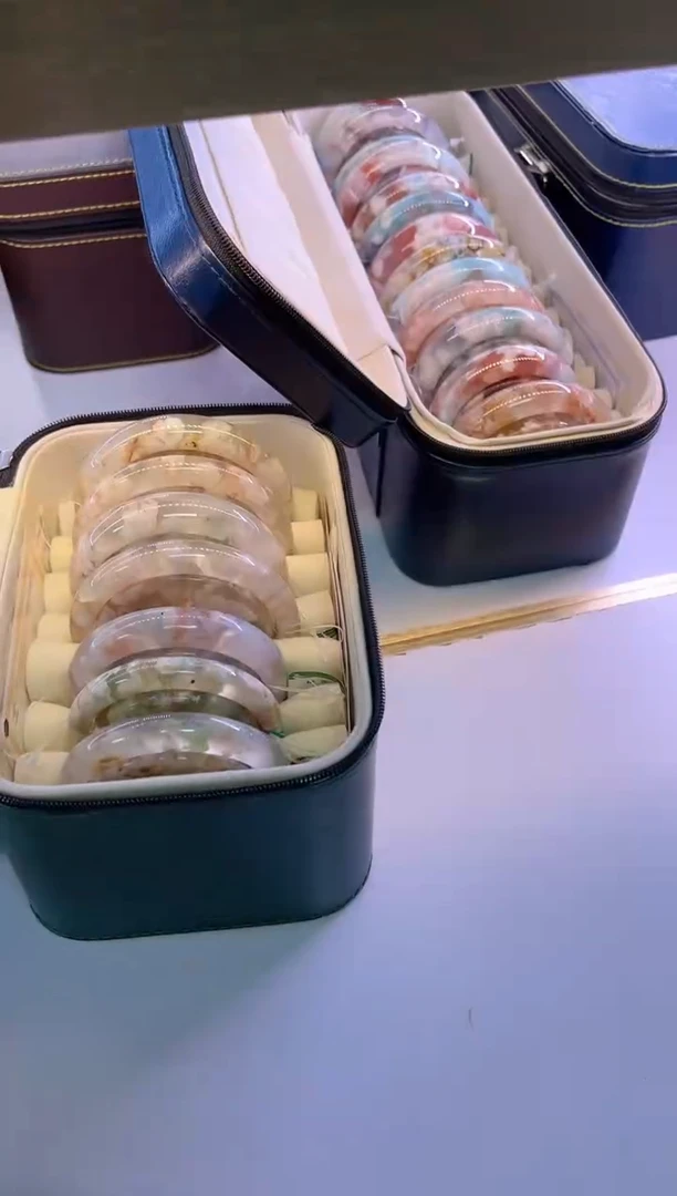 未镶嵌手镯石英质玉尘*丷圈口（赠品镯心）