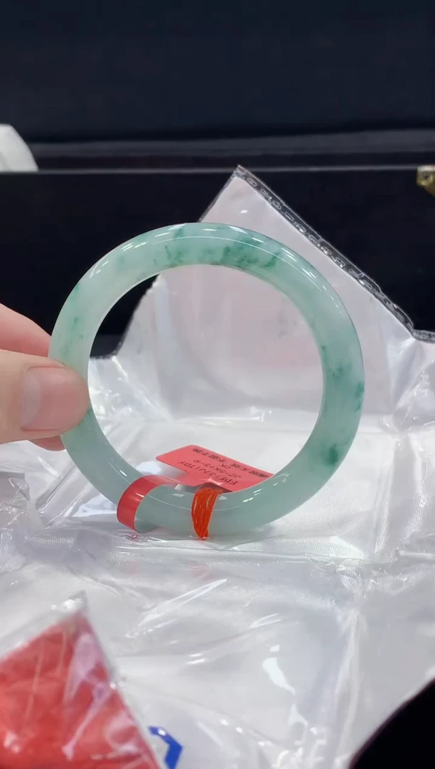 未镶嵌手镯翡翠翡翠手镯