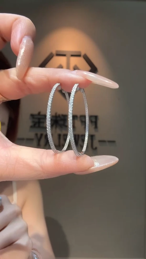 18K金镶嵌耳环钻石E866910 38MM钻石大耳圈 多样性