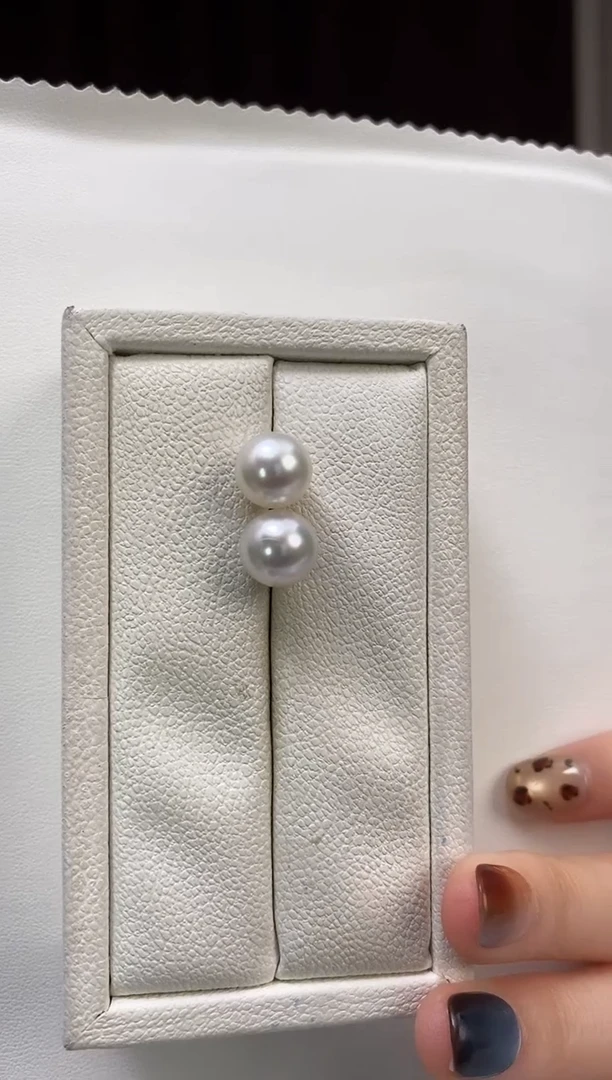 18K金镶嵌耳饰海水珍珠10-11澳白珍珠耳饰