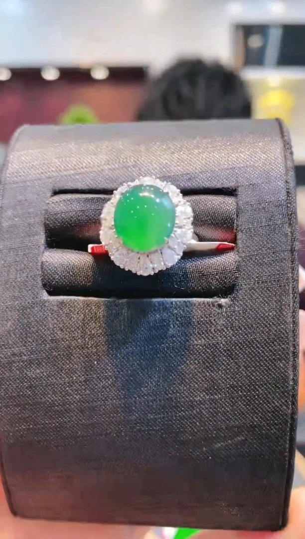 【闪购商品】翡翠颈饰18K金镶嵌A71天然A货翡翠戒指