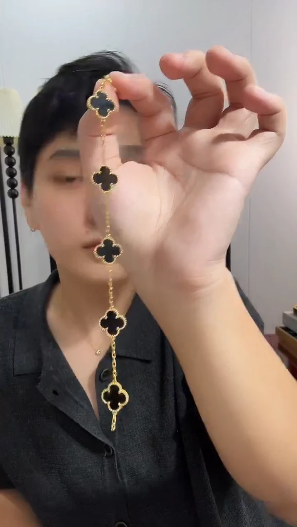 18K金镶嵌手链玛瑙/玉髓黑色k黄，五花手链