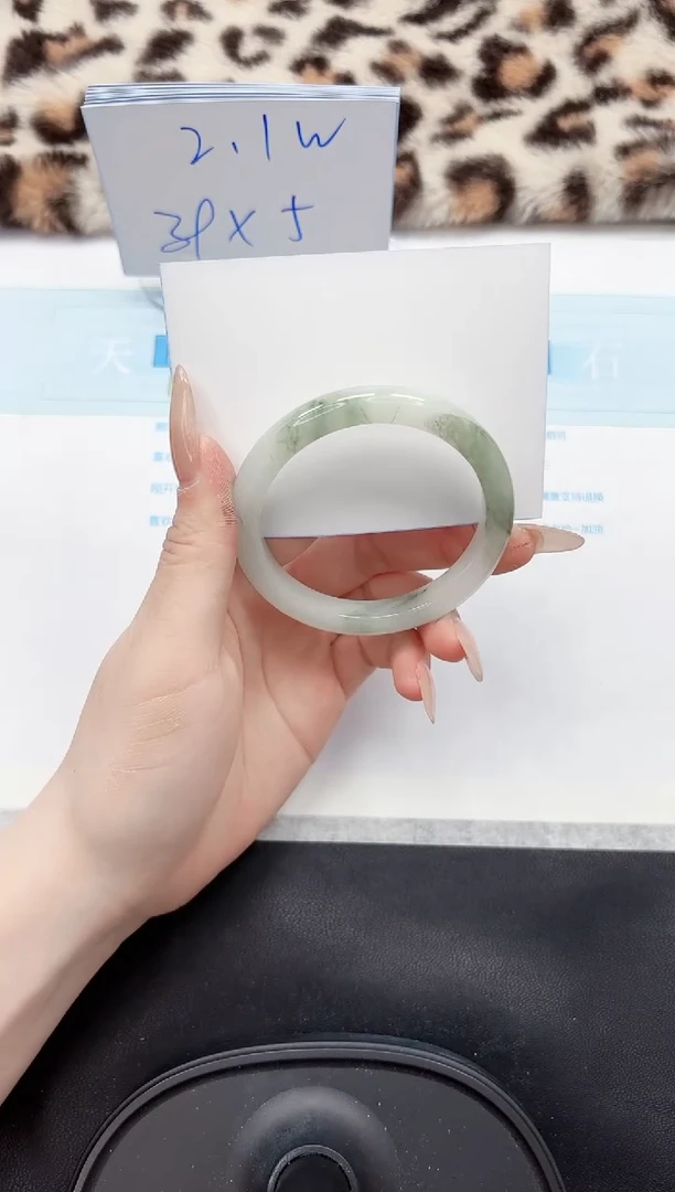 【闪购商品】石英质玉手镯未镶嵌214-54