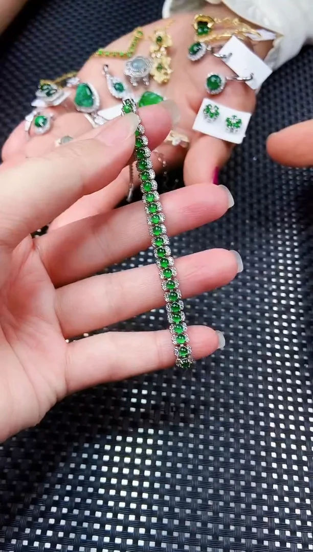 【闪购商品】翡翠手链未镶嵌11111111