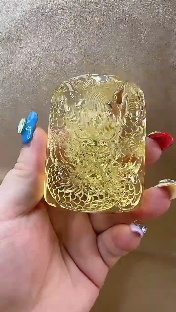 未镶嵌颈饰琥珀吊坠