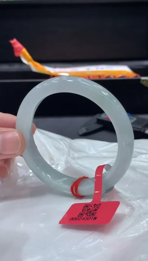 未镶嵌手镯翡翠翡翠手镯