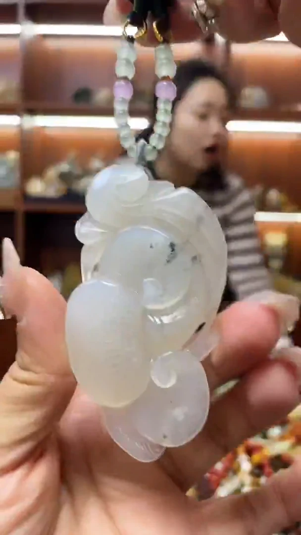 未镶嵌岫玉吊坠