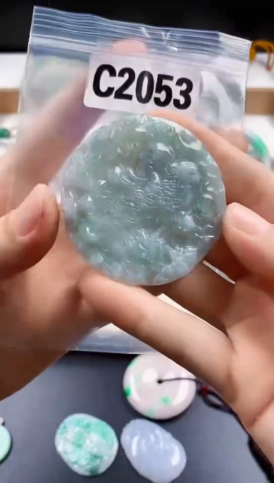颈饰未镶嵌翡翠天然翡翠吊坠挂件