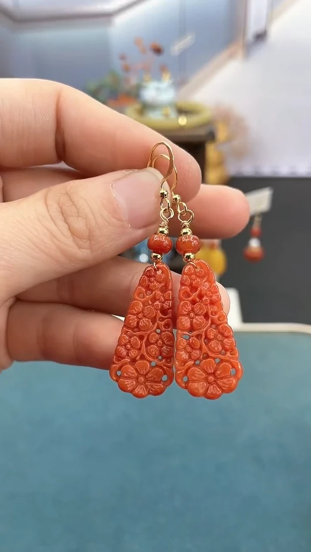 14K金镶嵌翡翠耳饰红色凤尾花耳钩