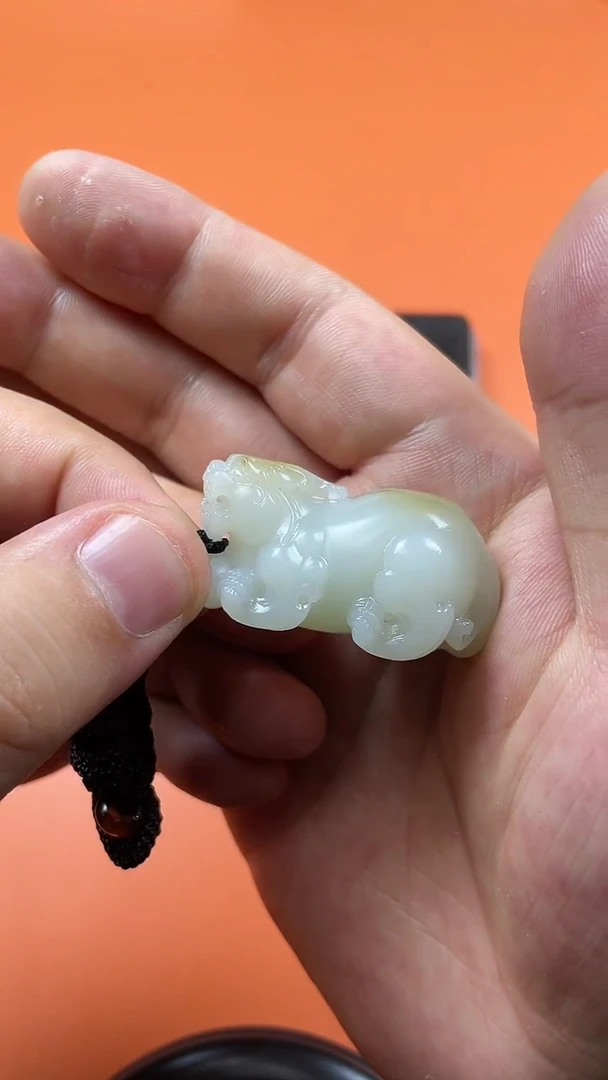 和田玉未镶嵌颈饰1