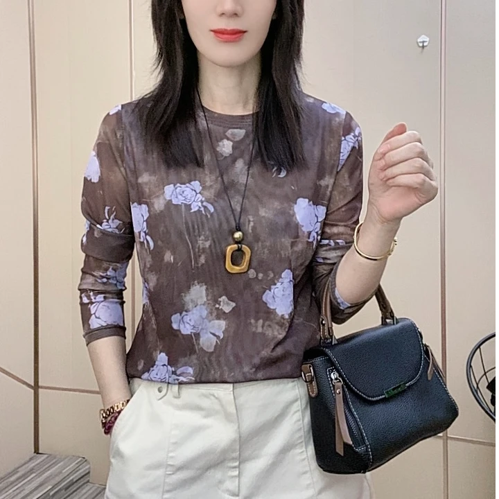 2025秋季新款女装圆领长袖时尚咖色肌肤纱透气宽松t恤女体恤T外穿