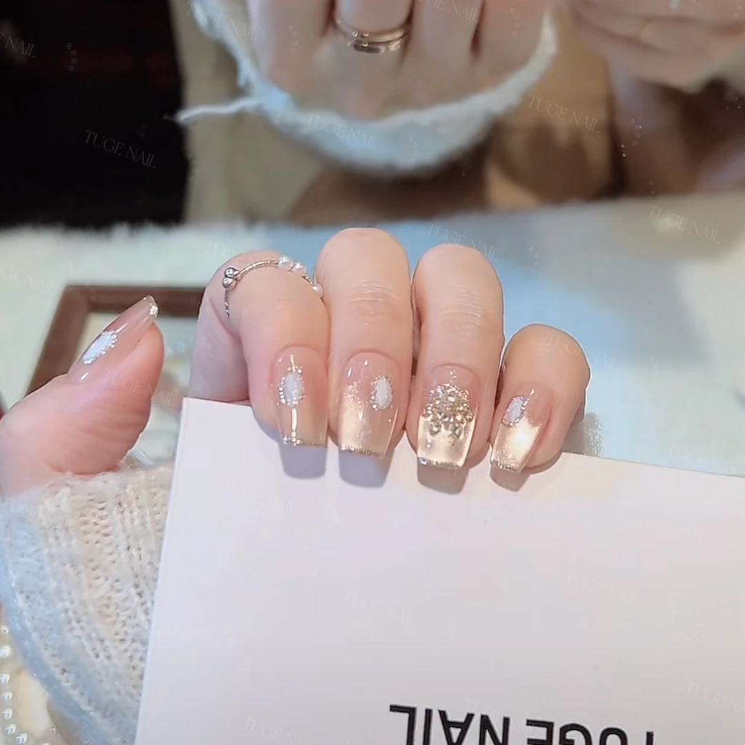 TugeNail“白皮诗"秋冬显白法式美甲建构显瘦雪花穿戴甲TGLI