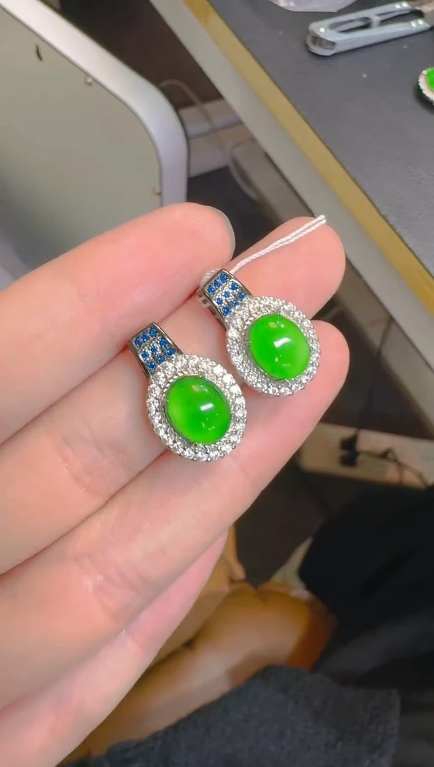 【闪购商品】翡翠耳饰银S925镶嵌天然a货翡翠