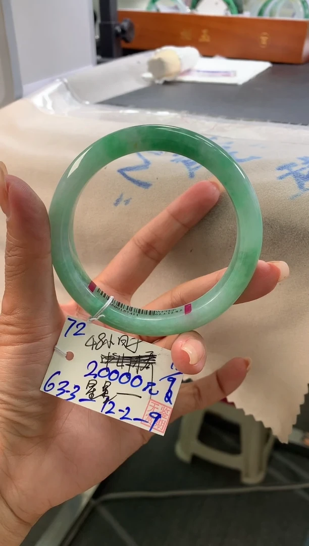 未镶嵌手镯翡翠不****。翡翠手镯 下单联系小耳机#72