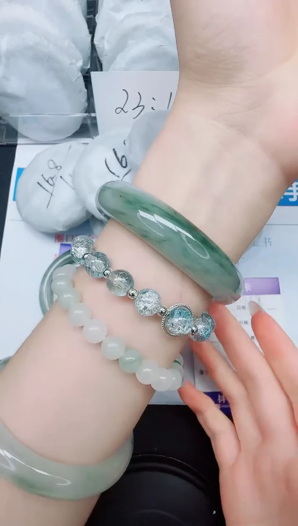 石英质玉手镯未镶嵌18/61.8