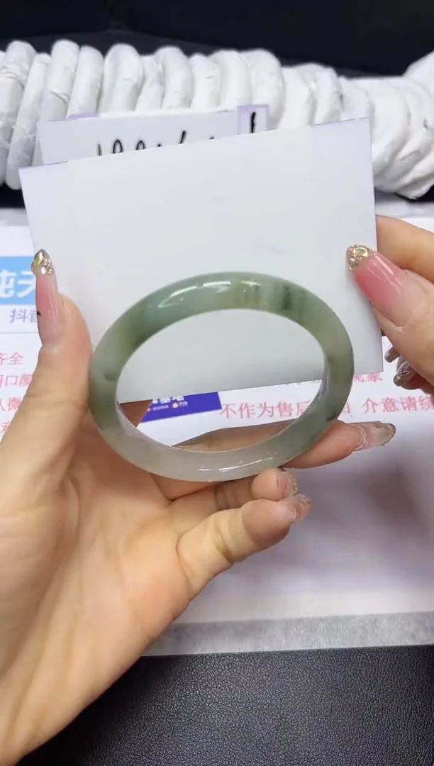【闪购商品】石英质玉手镯未镶嵌351