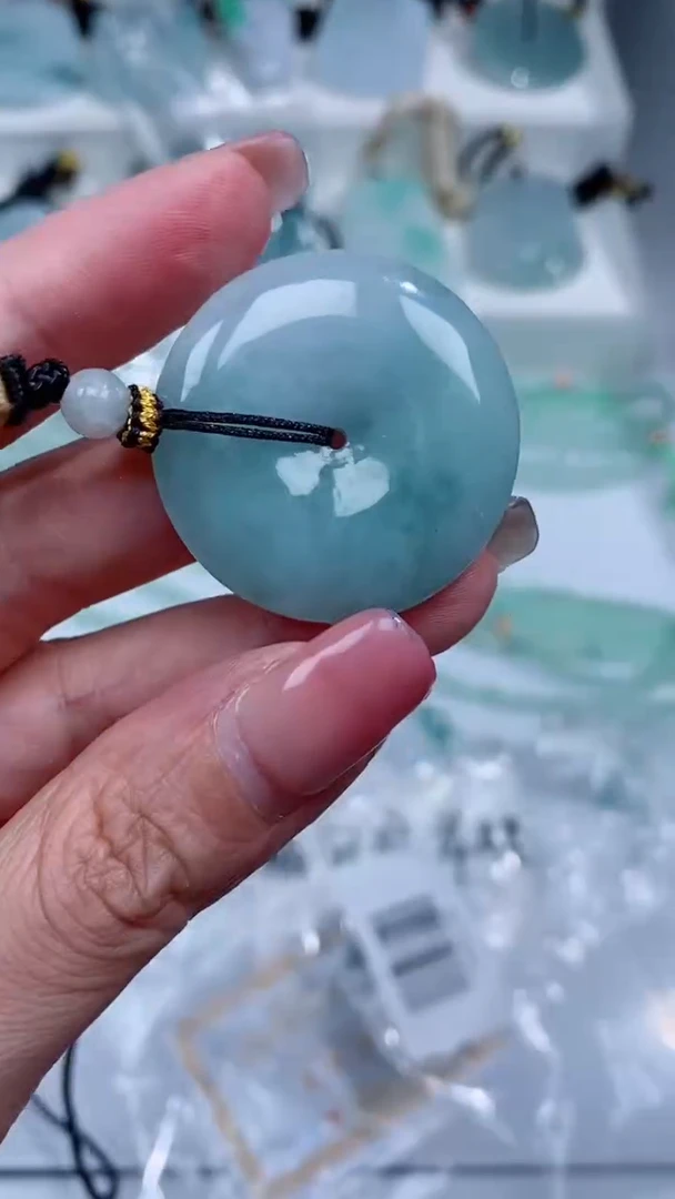 翡翠未镶嵌颈饰吊坠