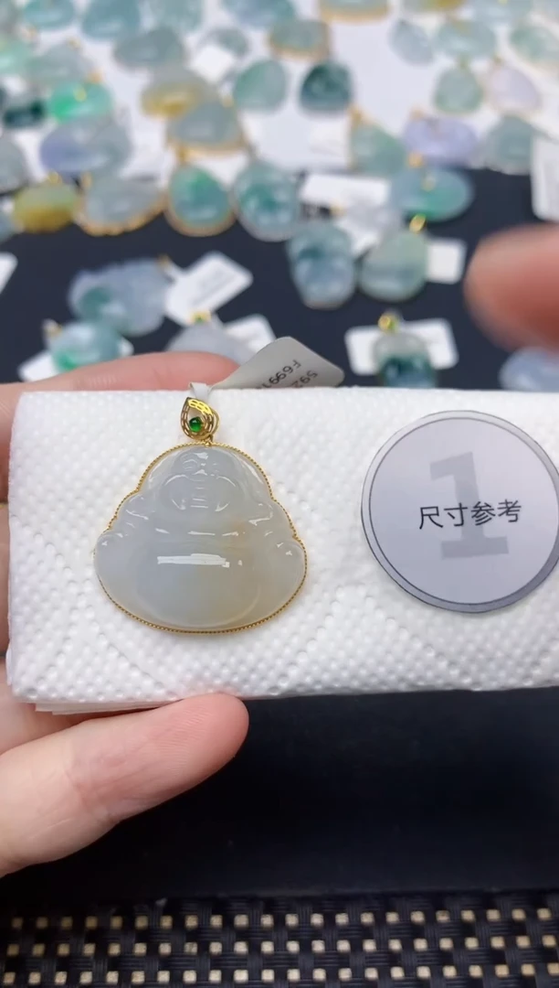 颈饰18K金镶嵌翡翠天然缅甸A货翡翠