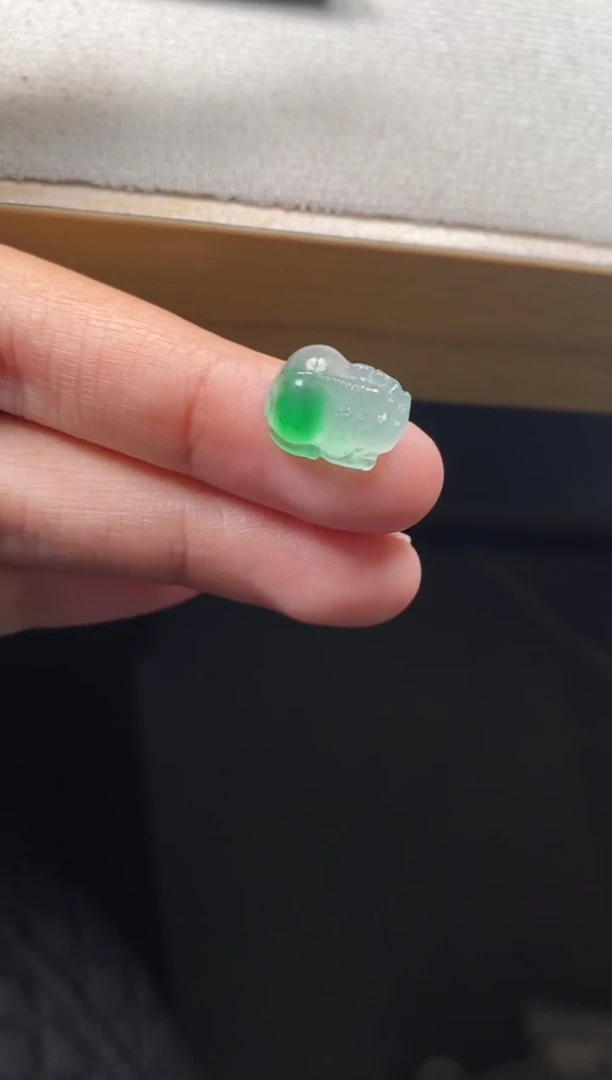 【闪购商品】翡翠颈饰未镶嵌翡翠冰种裸石