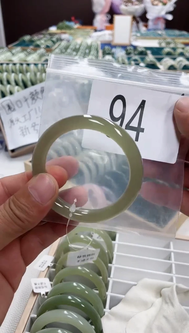 和田玉手镯未镶嵌和田玉手镯 58圈口 94号